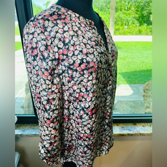 Daniel Rainn High Low Split Neck Floral Blouse Size Medium - Picture 4 of 9
